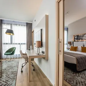 4* فندق Leonardo Royal Fira